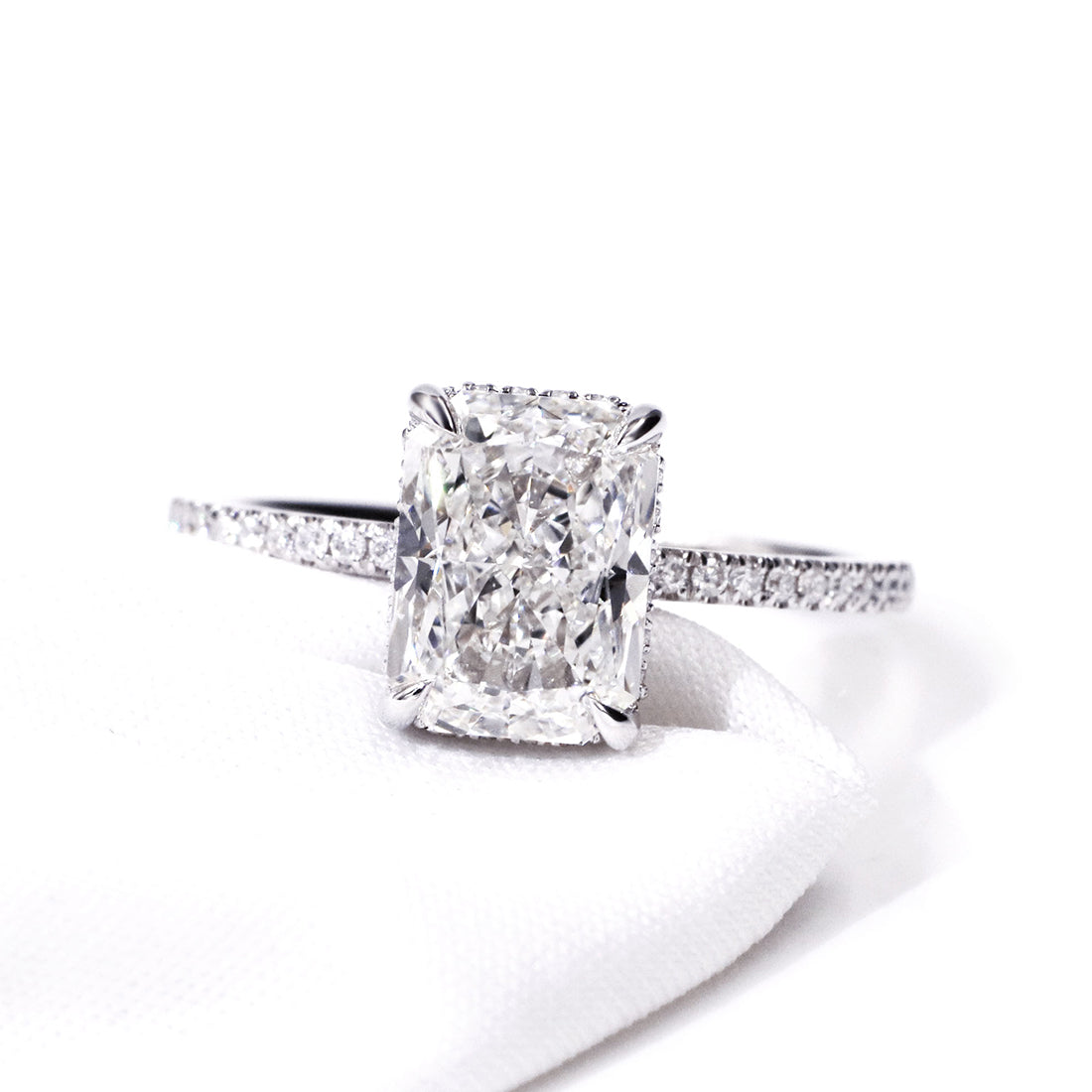 14K Real White Gold IGI Certified Radiant Cut CVD Lab Diamond Engagement Ring